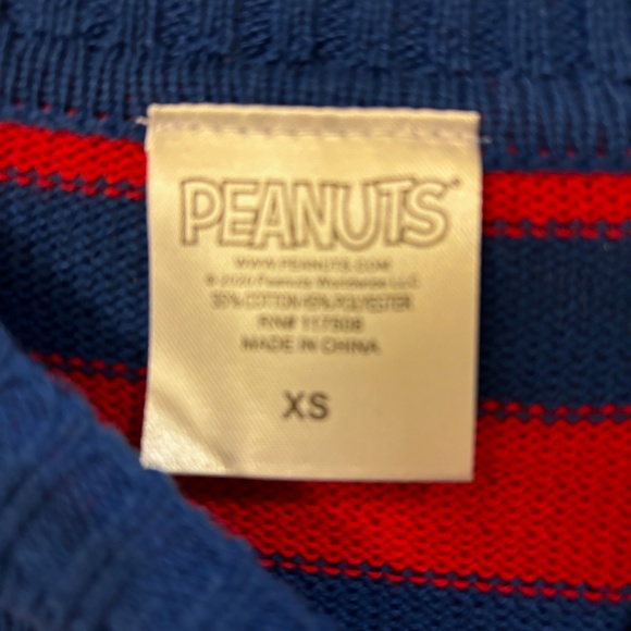 Snoopy Christmas Sweater - Unisex - Picture 5 of 5